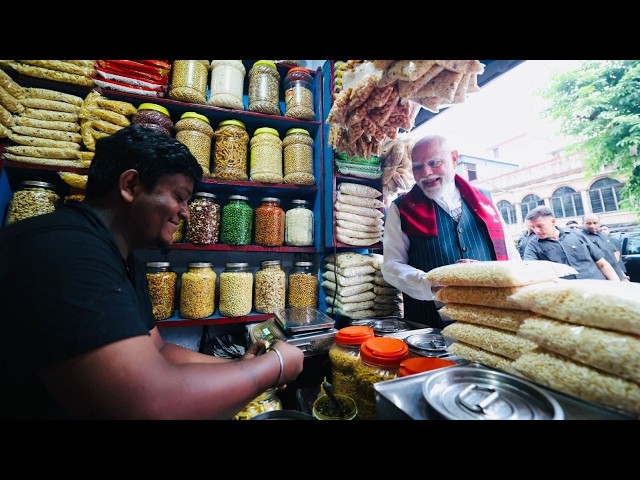 When PM Modi stopped for a 'Jhalmuri break' in Bengal... a moment so frame-worthy!