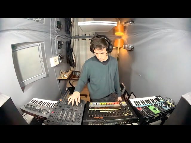 HYPNOTIC TECHNO // TR-808 + Moog Grandmother