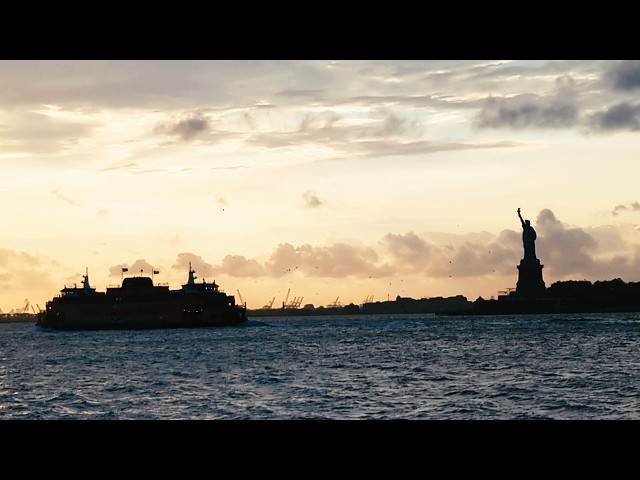 NYC Riding the Staten Island Ferry ⛴️ 🌅 Staten Island to Manhattan #waterfrontviews #ferryservice