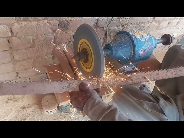 Wood Ara Machine// Wood Cutting Ara machine skills..