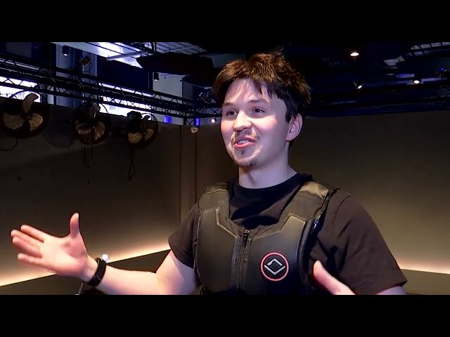 Full-body VR experience brings age of dinosaurs to life
