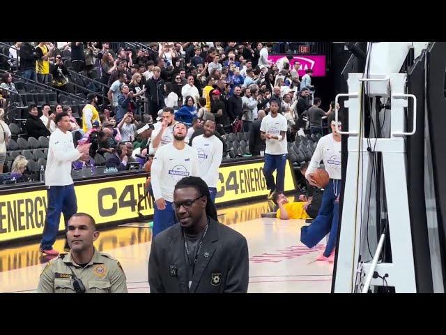 LAKERS VS WARRIORS COURT ENTRANCES NBA PRESEASON IN LAS VEGAS