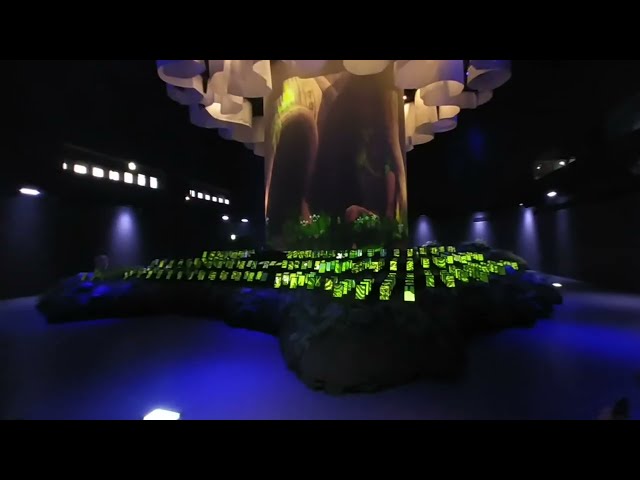 EXPO 2025　TECH WORLD　①/⑤　円柱型のスクリーン映像　(VR180 3D)