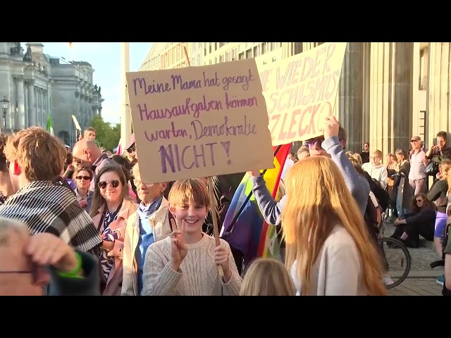 Thousands protest in Berlin after far-right AfD win