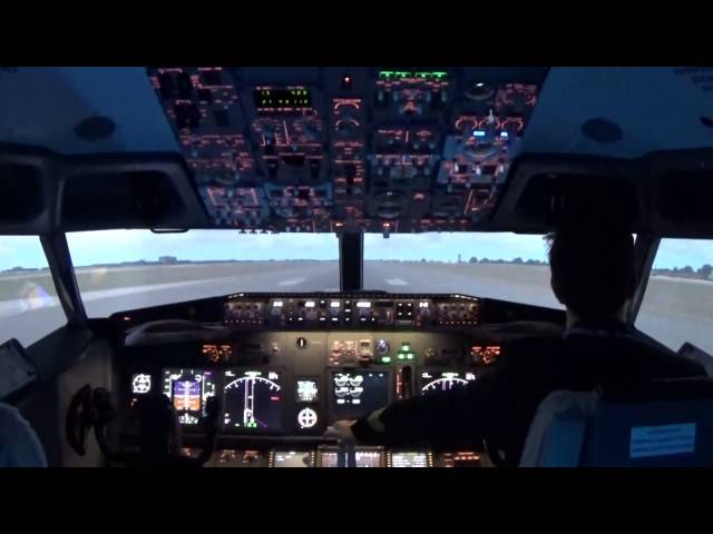 Ouverture simulateur de vol Boeing 737NG AeroSim Experience