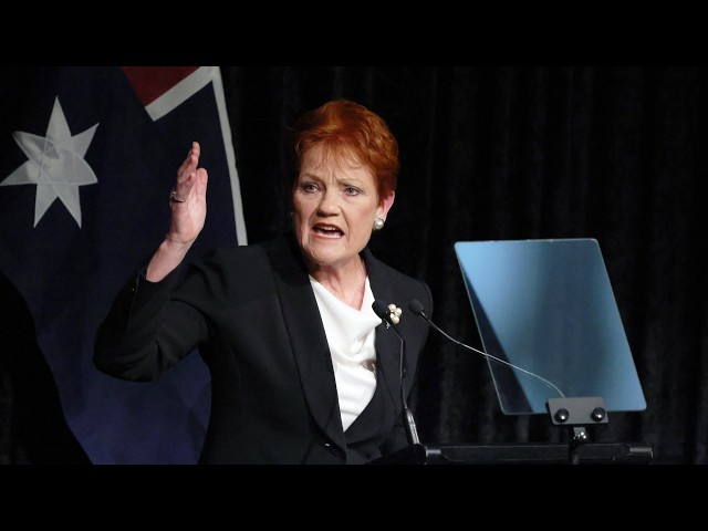 Hanson fronts packed crowd in Melbourne as One Nation campaign gets underway
