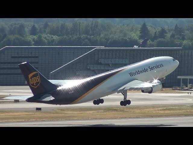 UPS A300 [N152UP] Takeoff Portland Airport (PDX)