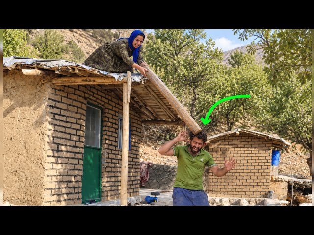 Hardship in the mountains: collecting firewood and selling it to buy fuel 😱