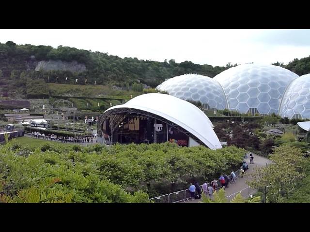 Pendulum - Witchcraft (warm up) LIVE - The Eden Project