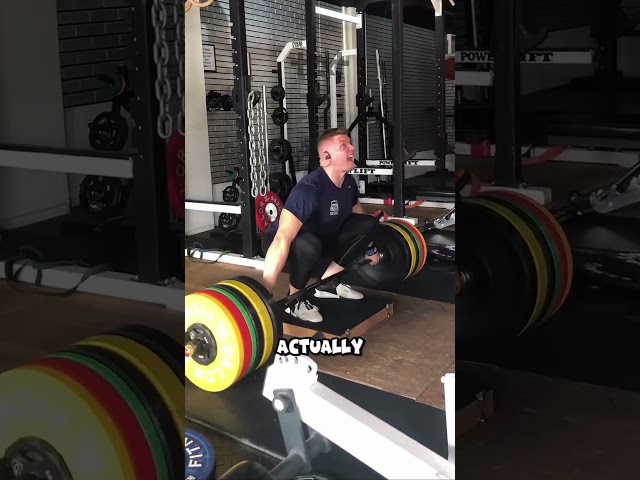 Why Athletes Smell This Before Lifting?!😱 #smellingsalts
