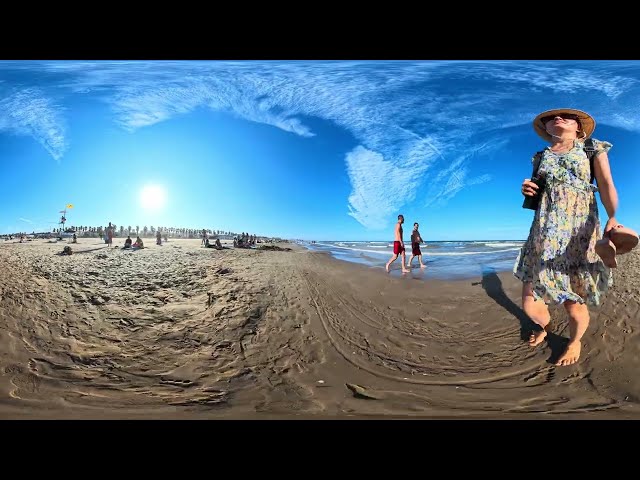 🌊 MAGIC OF THE WAVES: Mesmerizing 360° Beach Walk | Spain | 8K Effect