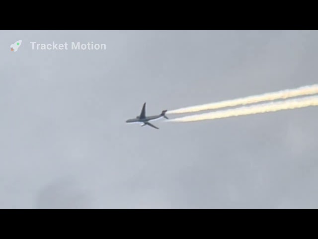 Trinity Airways (formerly T’way) A330 flying at 40ft (might be inaccurate) with contrails