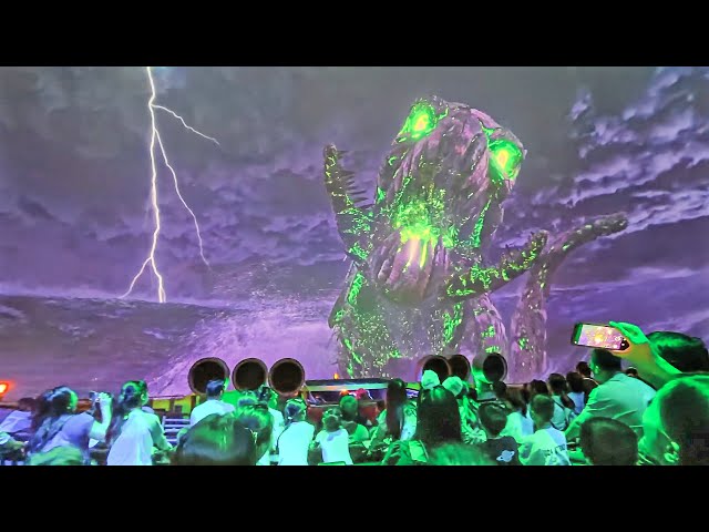 WORLD'S LARGEST Motion Simulator (304 Riders) Bermuda Storm POV Chimelong Spaceship
