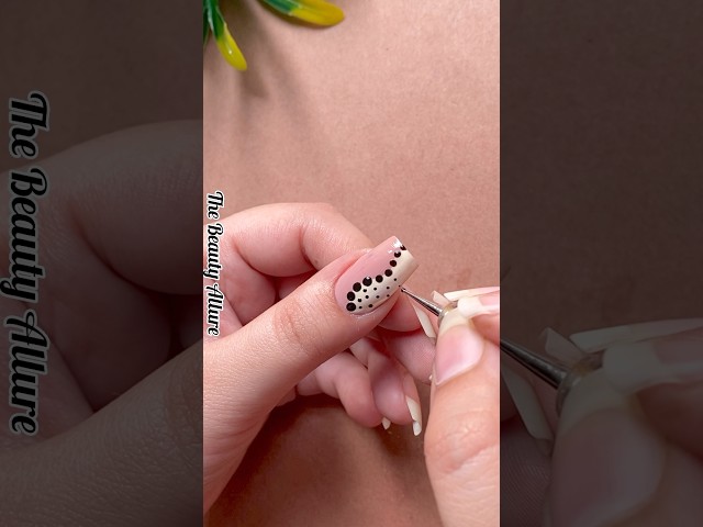 💅🖤Minimal dot nails #nails #tutorial #dot