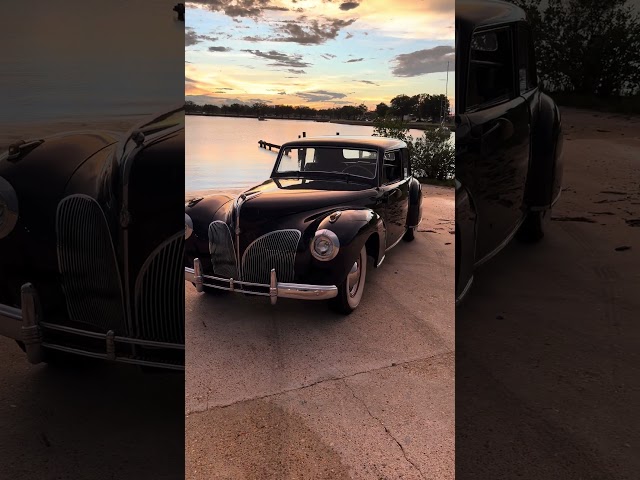 1941 Lincoln Walk Front