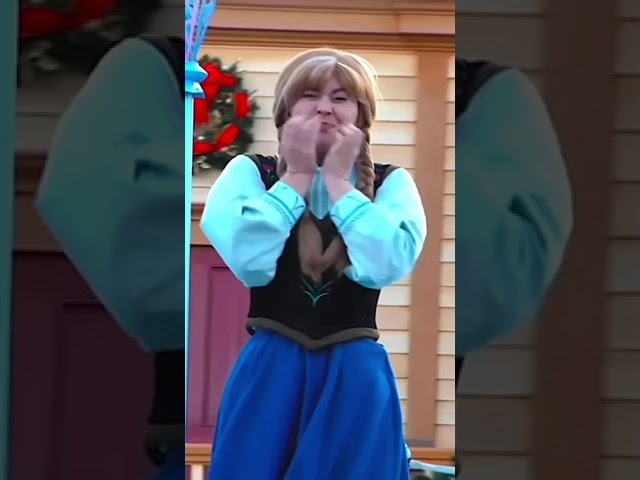 Let It Go | Anna And Elsa #shorts #frozen #letitgo #elsa #anna #disneyparade #shortsvideo