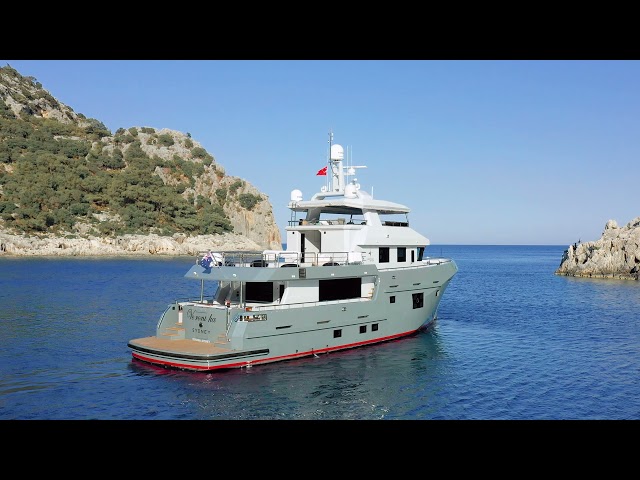 BERING 77 STEEL EXPLORER YACHT
