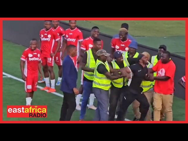 DENZEL TRAINER ALIYEMFANYA DOUMBIA KUFUNGA GOLI 2 APAGAWA UWANJANI, AMWAGA MACHOZI UWANJANI
