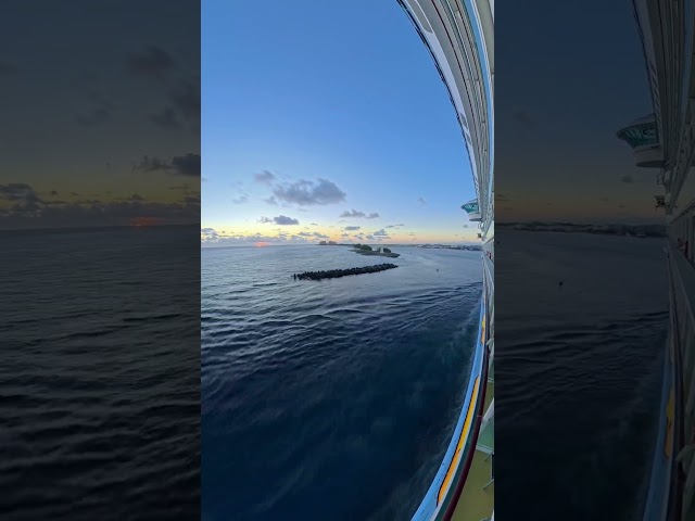 Ocean Sunrise Timelapse on Freedom of the Seas #royalcaribbean #oceansunrise