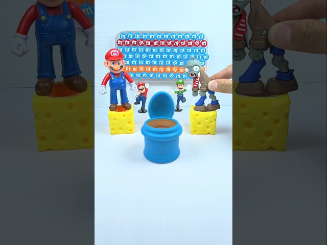 Mario Catches Plants vs Zombies!? 😱 | Super Mario Bros Unboxing Toys ASMR