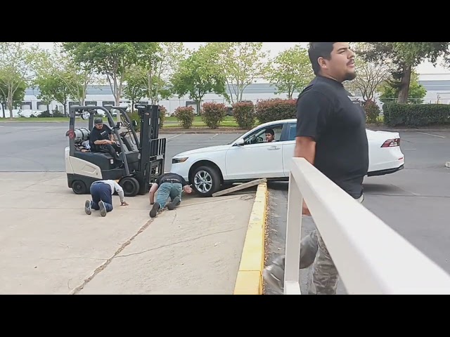 Door Dasher gets stucks - forklift to the rescue! 