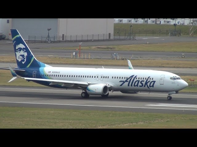 Alaska Airlines 737-900 [N306AS] Takeoff Portland Airport (PDX)