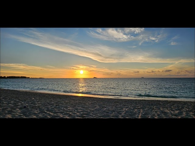 Paradise Beach at Sunset in Atlantis Bahamas in 8K HDR 360 VR