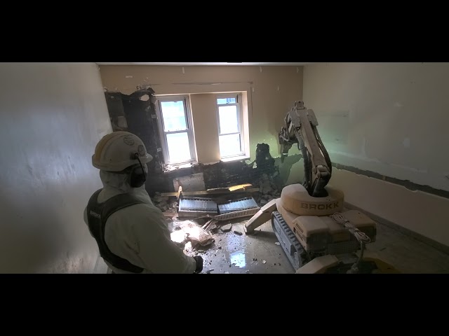 "Robot closing window" #demolition #excavator #robot #robotics #heavyequipment 