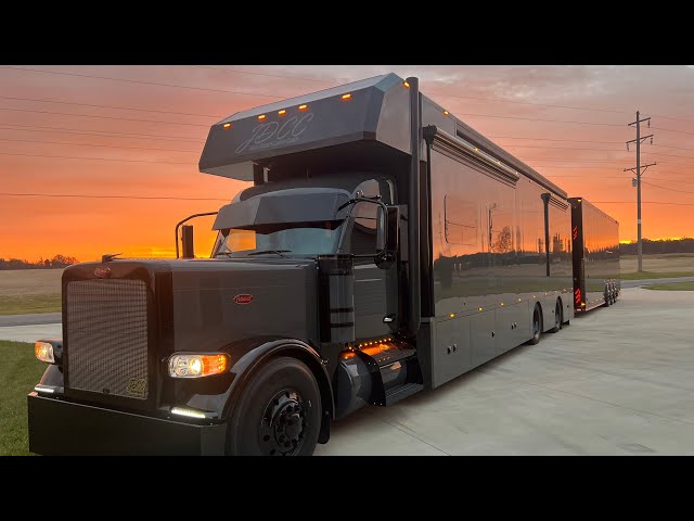 One Hell of a custom Peterbilt! Million dollar dreams come true