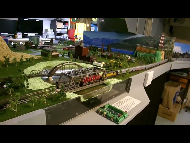 CIRCUS TRAIN VISITS THE TWIN LOOPS and RETURNS TO MAIN LAYOUT