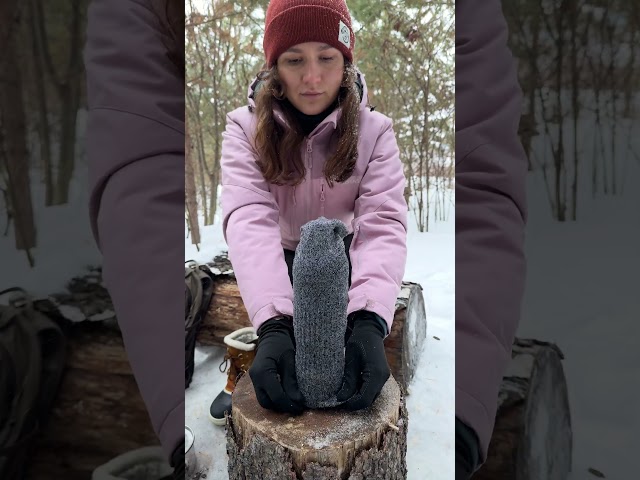 This GIRL knows how to Survive Winter! ❄️🔥#camping #survival #bushcraft #outdoors #lifehack