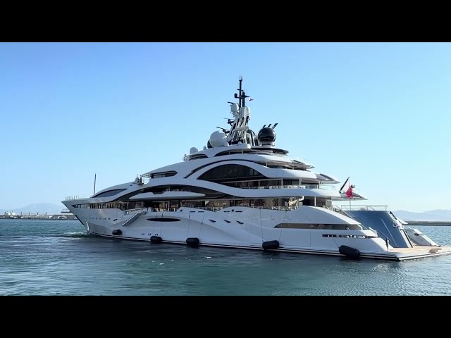 + €500M Royal Qatar Yacht AL LUSAIL 🇶🇦 in Gibraltar - Close up