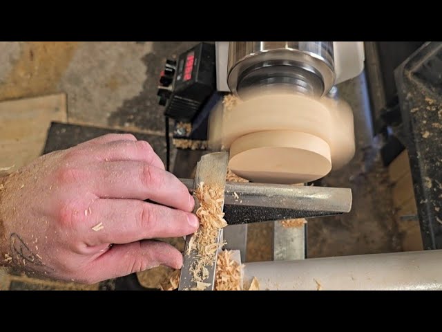 How To Hold Woodturning Tools