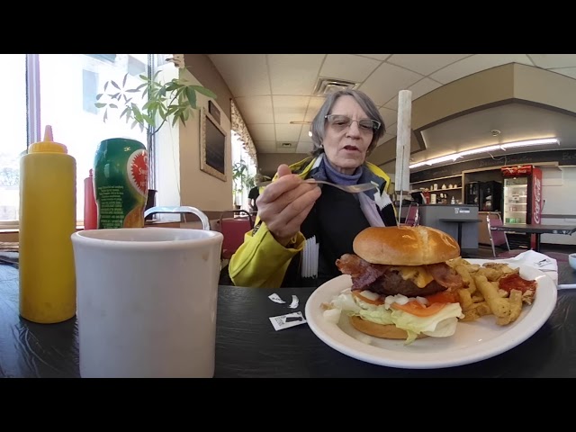 🇨🇦🆕️STAYCATION:©️®️360° Dads Diner Restaurant Niagara Falls Ontario 4K/Ăn trưa tại nhà hàng xưa