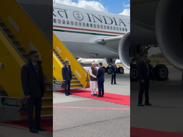 PM Modi was accorded a warm welcome by Swedish PM Ulf Kristersson in Gothenburg | #shorts