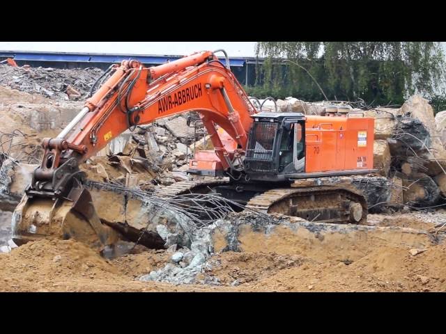 AWR-Abbruch Hitachi ZX870 LCH beim Fundament Rückbau