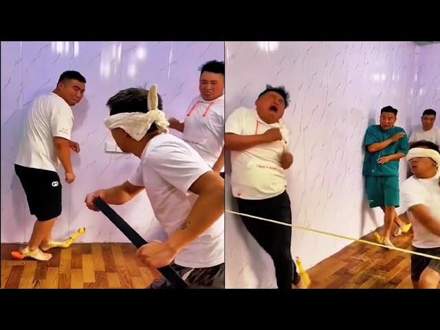 The HILARIOUS NEW GAME OF CHICKEN!!! Blindfolded Chicken SLAP Challenge