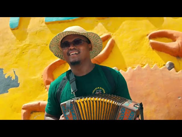 FAROH Feat. LAHETY - Tsimihety Tsisy Fangarony (Clip Officiel)