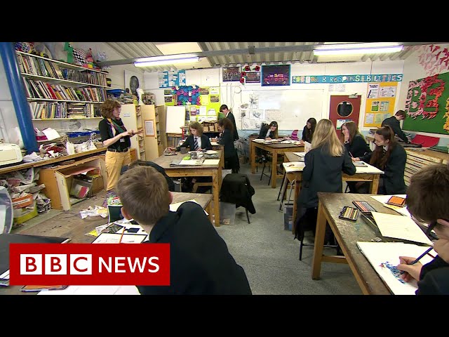 Coronavirus: UK announces school closures – BBC News