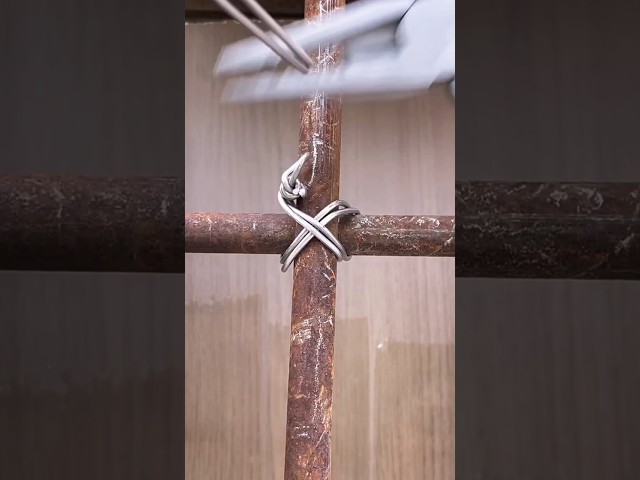 Smart Metalwork Trick: How to Tie Iron Pieces with Wire 👍 #craft #handmade #skills