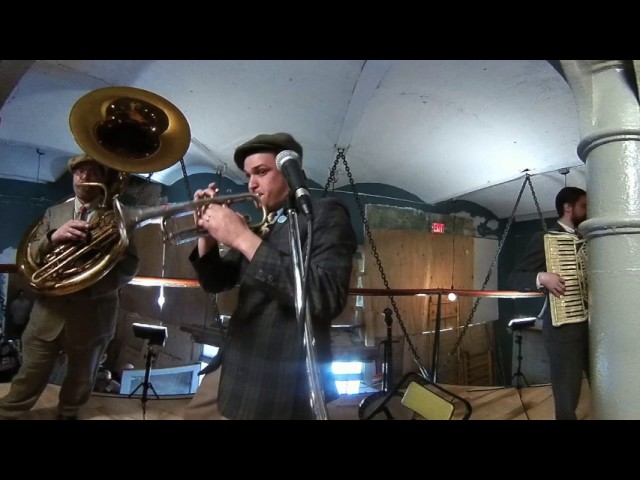 The Gaslight Squares "Nicklin' and Dimin'" 360 live at Earthbound Brewery