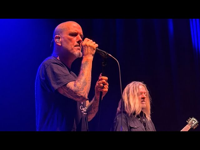 DOWN - Bury me in Smoke - Live Front Row
