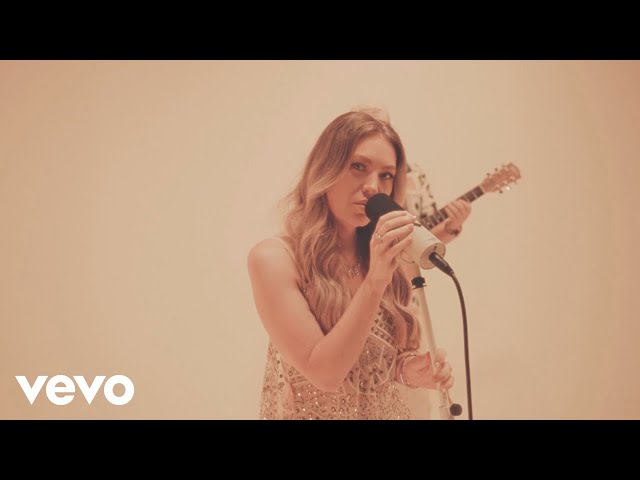 Bri Fletcher - Salt Water (Live Acoustic Performance)