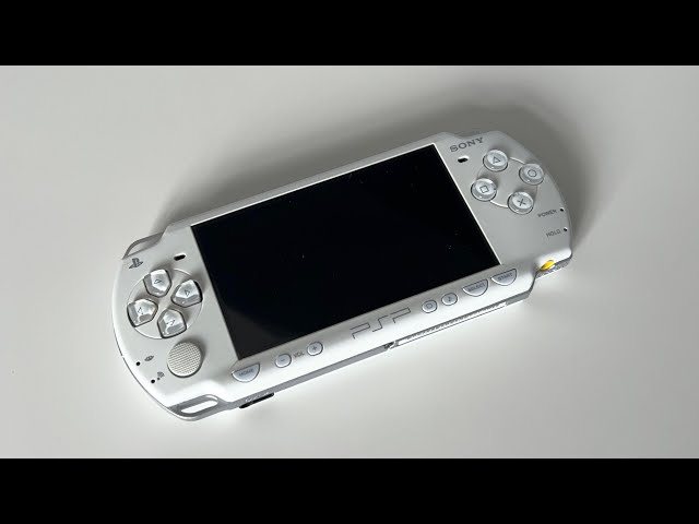 White Sony PSP 2000