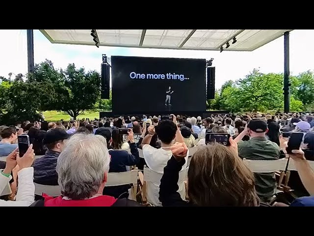 360° | WWDC23 Apple Vision Pro Crowd Reaction