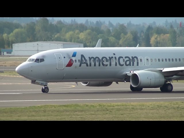 American Airlines 737-800 [N928NN] Takeoff Portland Airport (PDX)