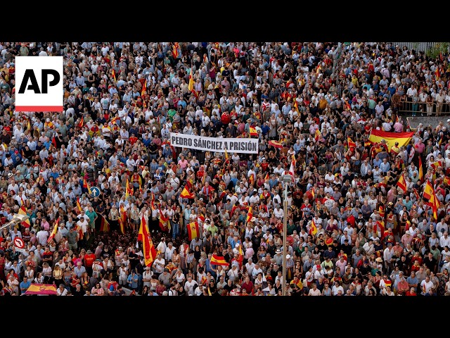 Tens of thousands in Spain protest against the border crisis in Ceuta