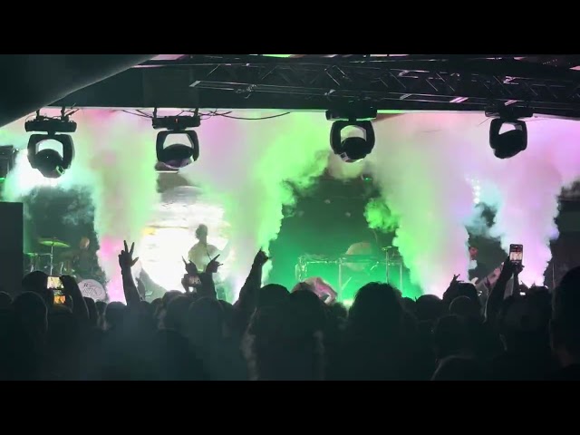 The Devil Wears Prada - Outnumbered (live in Oklahoma City) Flowers tour 