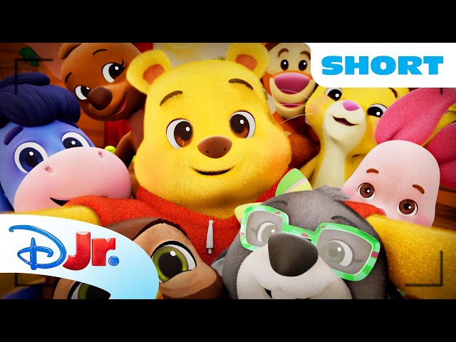 Pooh Bear Takes Photos of All His Friends! 📸💛 | Playdate with Winnie the Pooh | Disney Jr.