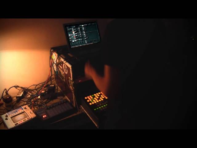 lemur live set ableton FB383 DSI Evolver KaossPad 2 Lexicon MX100 vinyl